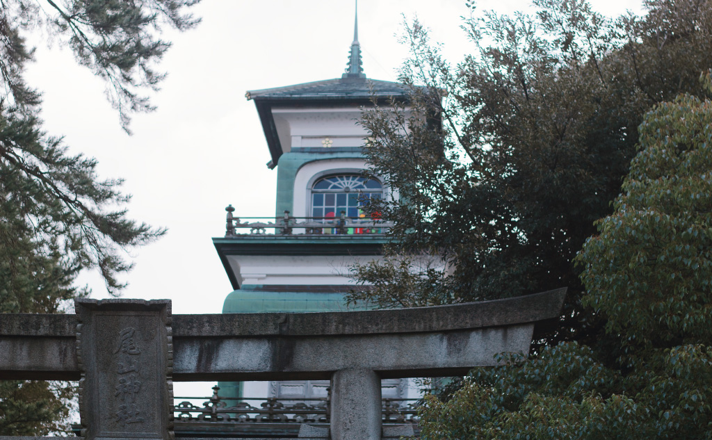 金澤景點｜尾山神社：揉合和漢洋建築特色、欣賞神門玻璃彩繪