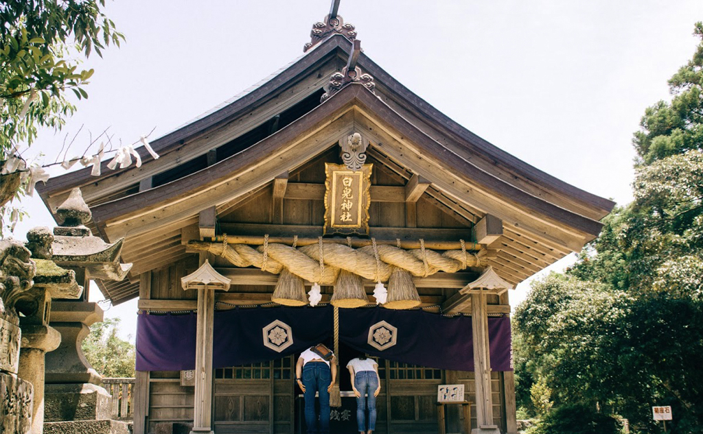 日本神社和寺院有什麼分別？